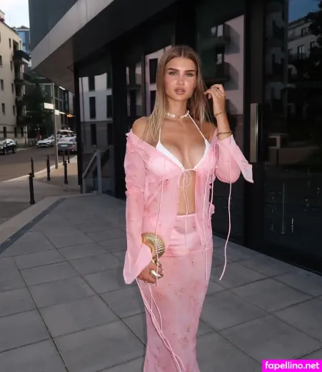Lara Laen OnlyFans Thumbnail #QfuBgvoN5W