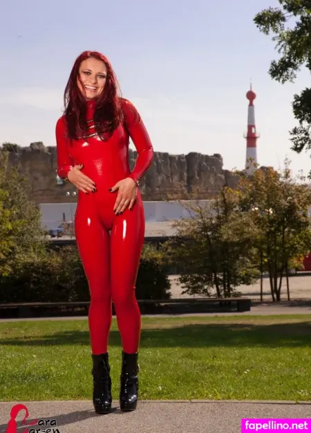 Lara Larsen OnlyFans Thumbnail #UXB2tnF6i7