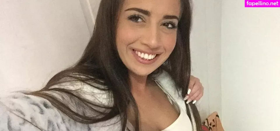 Lara Lee OnlyFans Thumbnail #LnzP7yO5nU