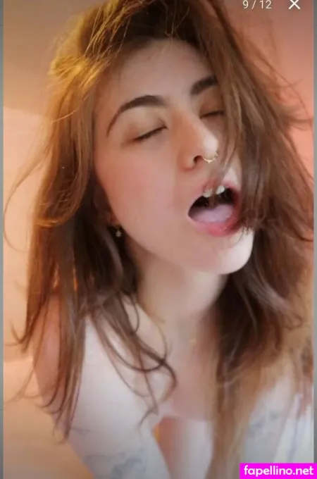 Lara London OnlyFans Thumbnail #FghNVAfG1E