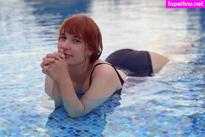 Lara Lunardi OnlyFans Thumbnail #CpxULCumxk