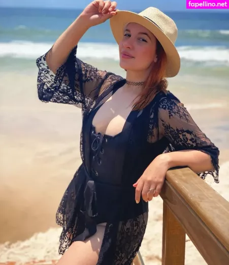 Lara Lunardi OnlyFans Thumbnail #GBeOul4xZ1