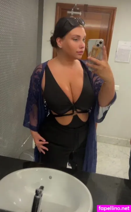 Lara Marie V OnlyFans Thumbnail #GIoDO4WWQL