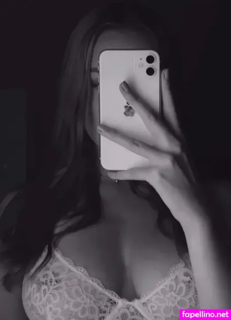 Lara Mde OnlyFans Thumbnail #sz4T7Db0mb