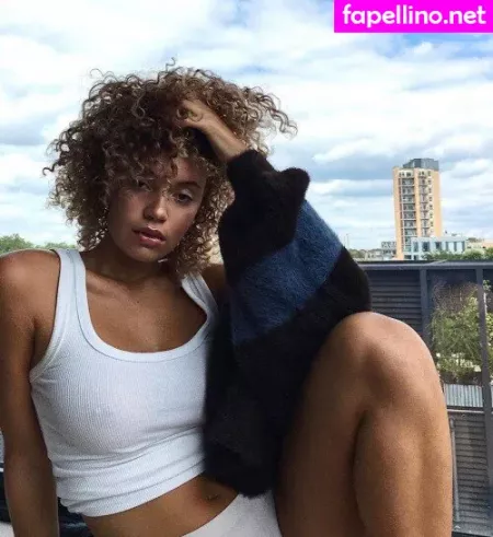 Lara Never Laura OnlyFans Thumbnail #0XwvZgDCzw