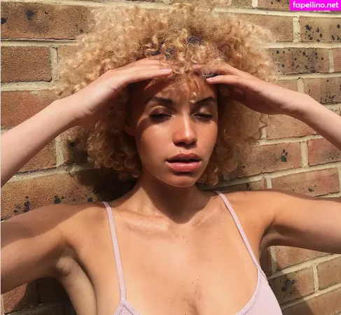 Lara Never Laura OnlyFans Thumbnail #QxxzhnOm0s