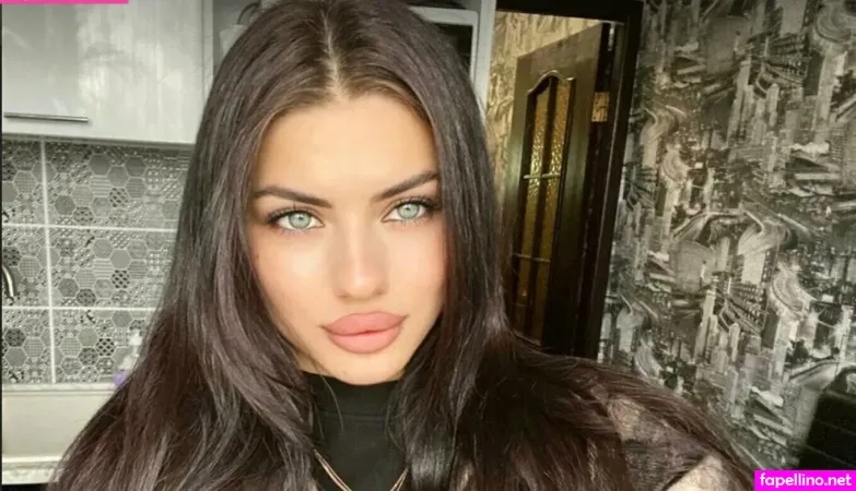 Lara Passion OnlyFans Thumbnail #A9XrvyWhJp