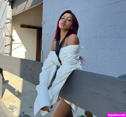 Lara Raj OnlyFans Thumbnail #2f125o4fbY