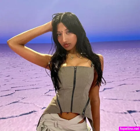 Lara Raj OnlyFans Thumbnail #OWG1kG4XA5