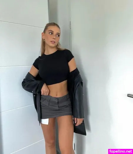 Lara Spengler OnlyFans Thumbnail #VfceAHq0S4