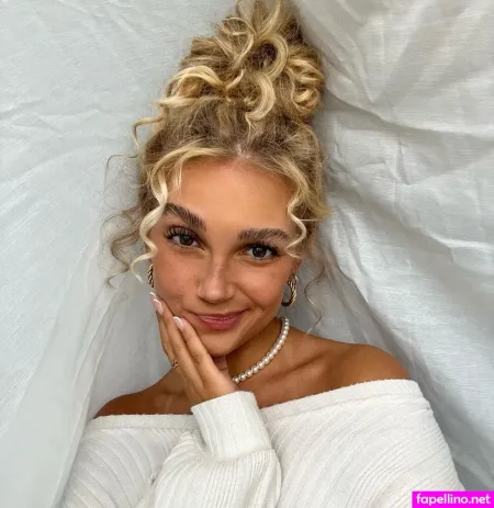 Lara Spengler OnlyFans Thumbnail #av2N9gEb6U