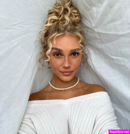 Lara Spengler OnlyFans Thumbnail #nCh7NWM1EU