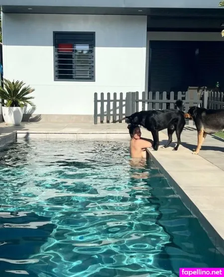 Laraafox Main Profile Photo