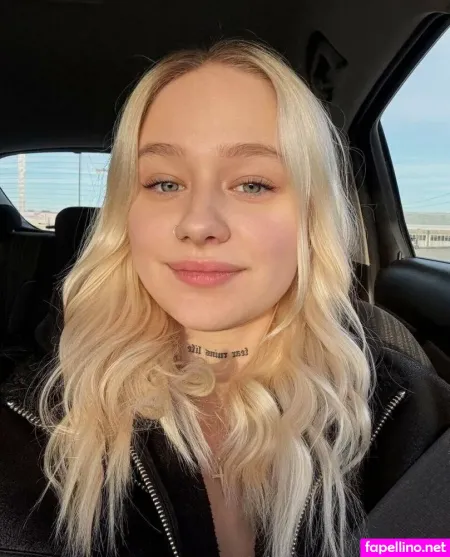 Laracassie OnlyFans Thumbnail #V31AMnChk1