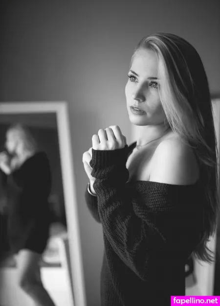 Larah Sievertsen OnlyFans Thumbnail #TYl0yhXXT2