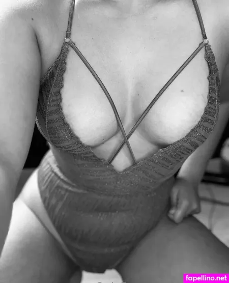 Larahotx4 Main Profile Photo