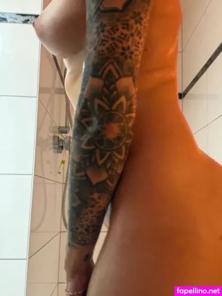 Larajennycroft OnlyFans Thumbnail #HIsXVGiogQ