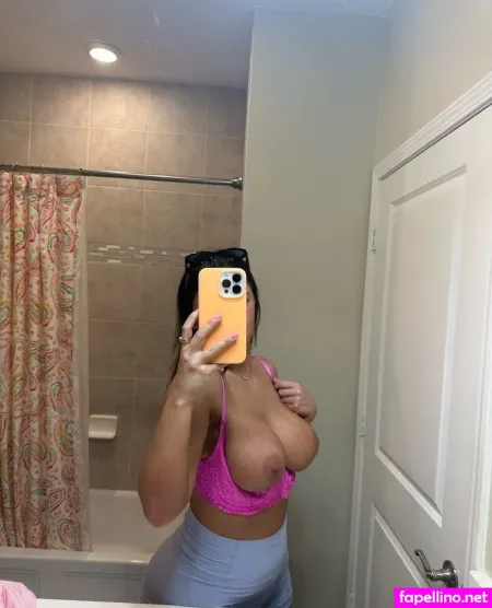 Larajuicytv OnlyFans Thumbnail #QtCla8I4BQ