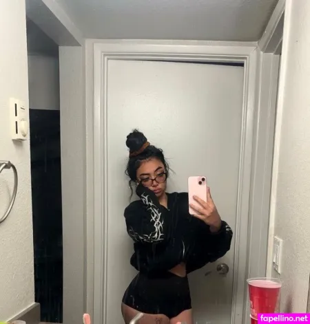 Laraluvv OnlyFans Thumbnail #WCxfB3qpaB