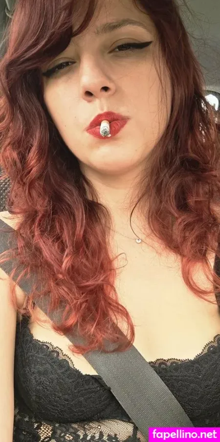 Larasmokingboudoir OnlyFans Thumbnail #tUfTKL5XWu