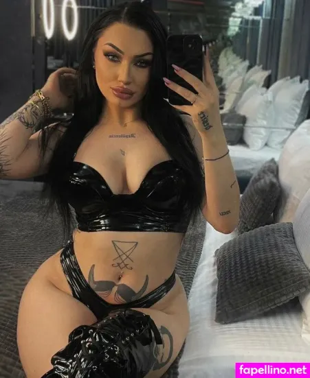 Lareinamalvadaa OnlyFans Thumbnail #e1VwgqocEm