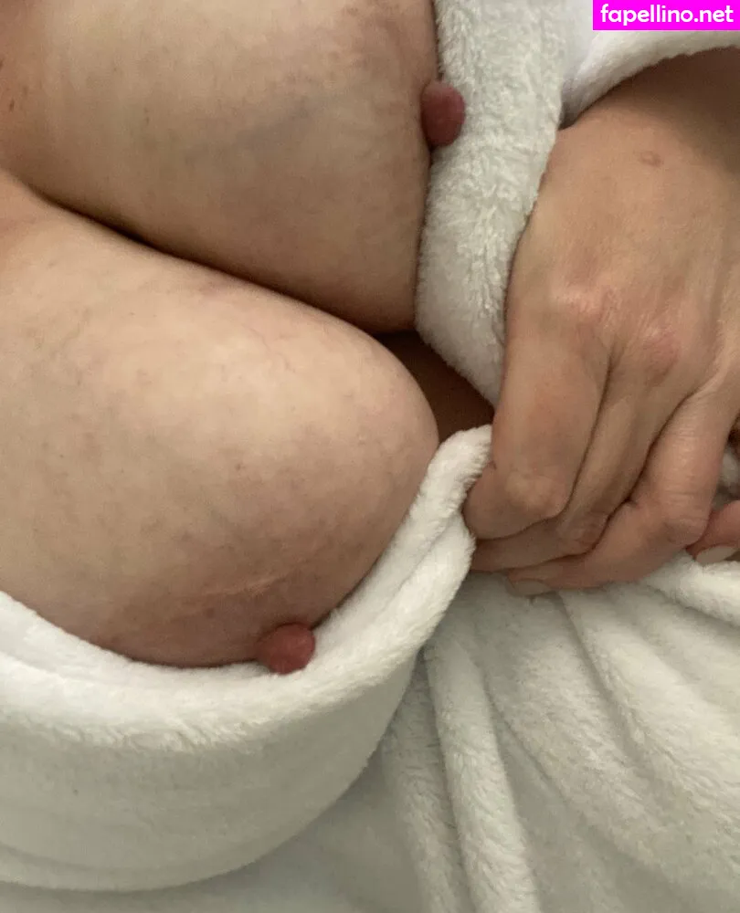 largeboobies305 Nude Leaked OnlyFans Photo #6tEz3KntdC