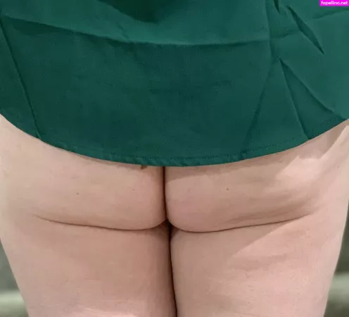 Largeboobies305 OnlyFans Thumbnail #BUH1Lqaqje