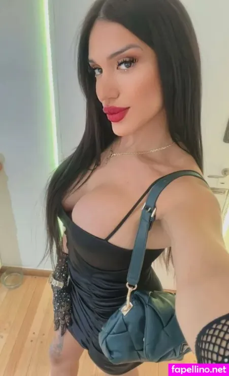 Lari Ts OnlyFans Thumbnail #CXdq0SLzwk