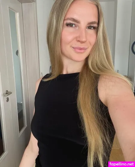 Larissa Becker OnlyFans Thumbnail #Dy6ASo2D7h