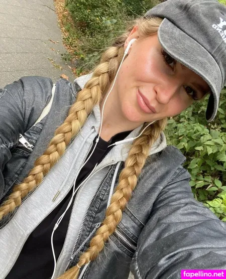 Larissa Becker OnlyFans Thumbnail #SCwojnKEwH