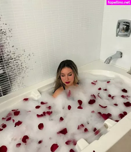 Larissa Cambusano OnlyFans Thumbnail #NIpehFFWhy
