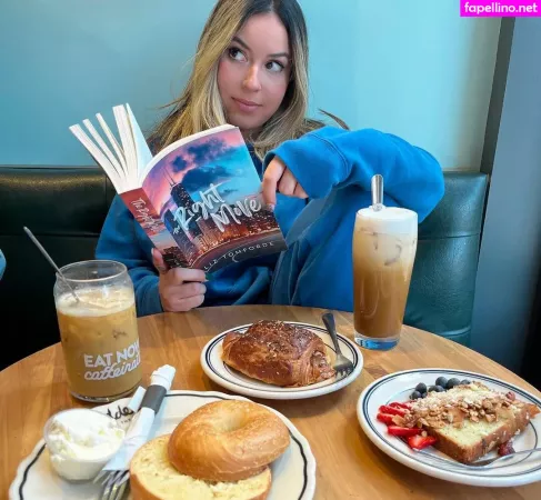 Larissa Cambusano OnlyFans Thumbnail #NltF4VpdMd