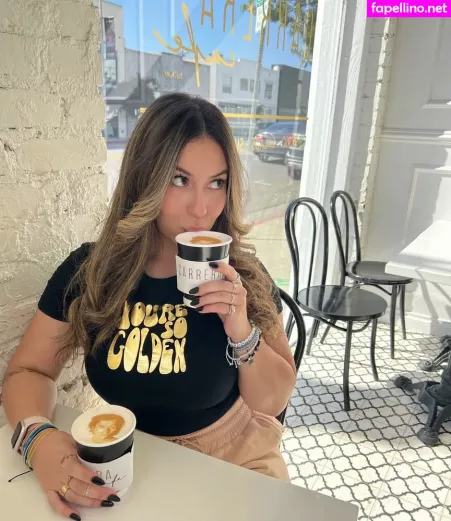 Larissa Cambusano OnlyFans Thumbnail #P28gsijsUf