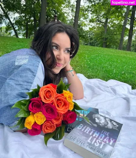 Larissa Cambusano OnlyFans Thumbnail #a8AnbjKlFr