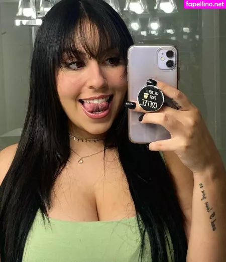 Larissa Cambusano OnlyFans Thumbnail #em1vVhnYmy
