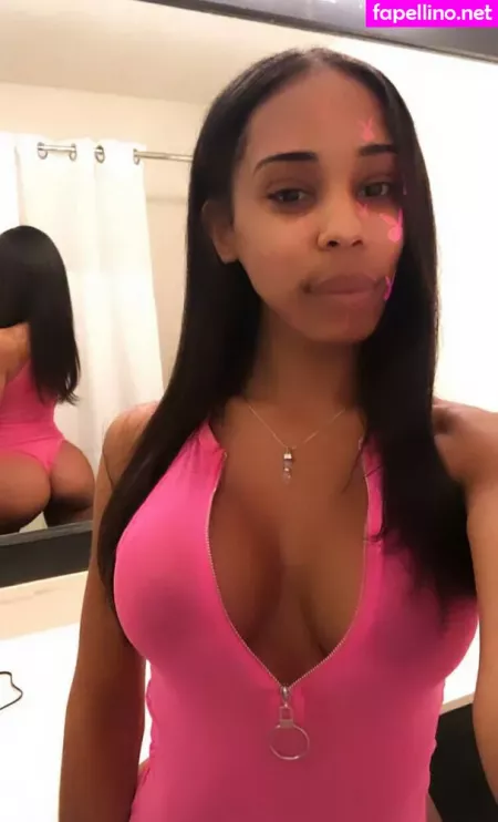 Larissa Castr0 OnlyFans Thumbnail #38aUh4NbRL