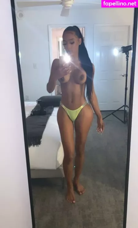 Larissa Castr0 OnlyFans Thumbnail #7x4OG5rNiD