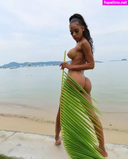 Larissa Castr0 OnlyFans Thumbnail #OIXSbwQLOd