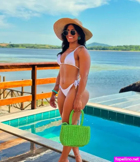 Larissa Felix OnlyFans Thumbnail #5nnIodEWxE