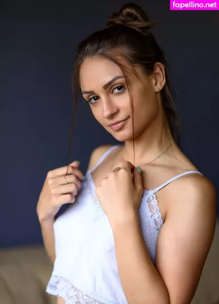 Larissa Flores OnlyFans Thumbnail #lHBkehJUOl