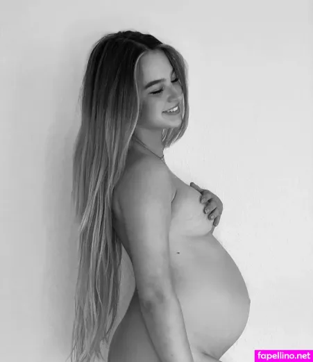 Larissa Hucker OnlyFans Thumbnail #1IfY4jgCtT