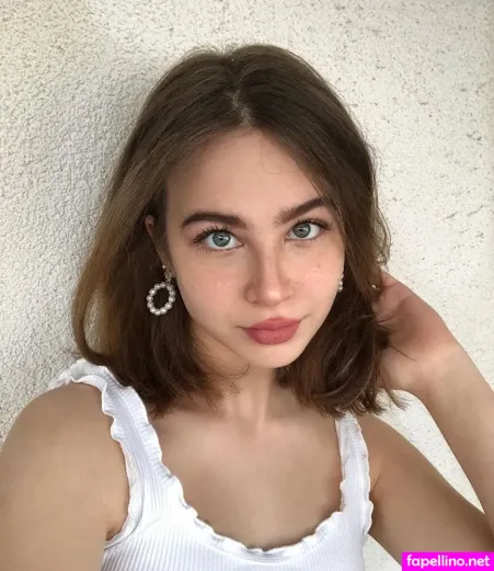 Larissa Hucker OnlyFans Thumbnail #RUHLA4iDix