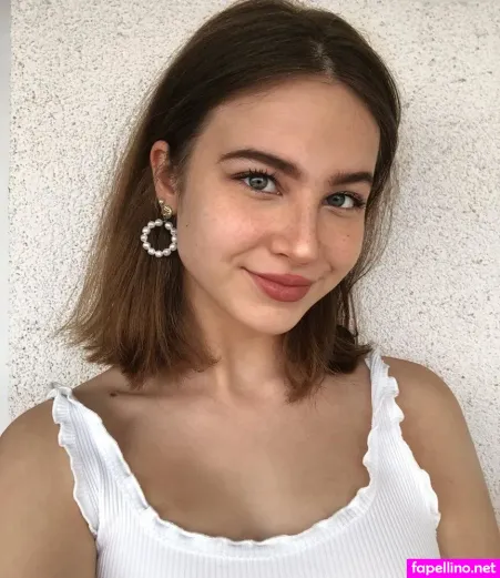 Larissa Hucker OnlyFans Thumbnail #XrQETq7BS5