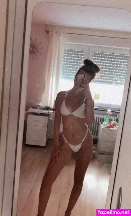 Larissa Hucker OnlyFans Thumbnail #YIgVWYdWNu