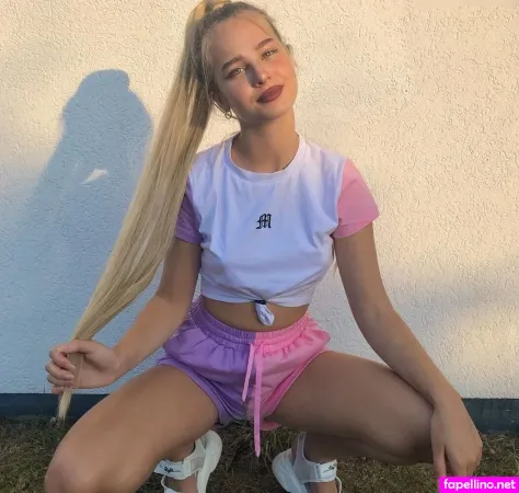 Larissa Hucker OnlyFans Thumbnail #qlx03DdwUk