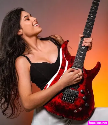 Larissa Liveir OnlyFans Thumbnail #66t0zt05vb