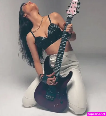 Larissa Liveir OnlyFans Thumbnail #q677ZUiD4u