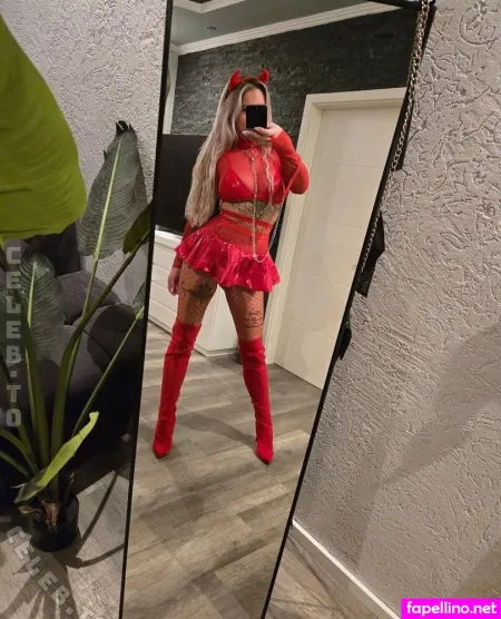 Larissa Lou 1 OnlyFans Thumbnail #8mk0Av9dGf