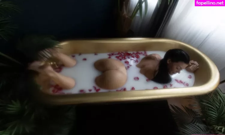 Larissa Mayer OnlyFans Thumbnail #clxGNkkzZW