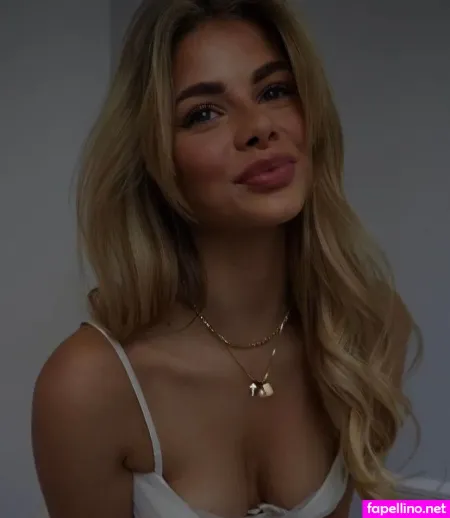 Larissa Neumann OnlyFans Thumbnail #a4SSxefUsS
